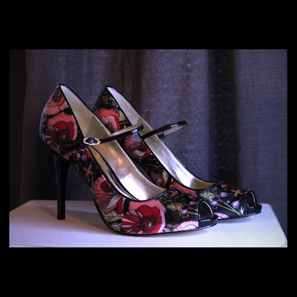 Guess floral heels